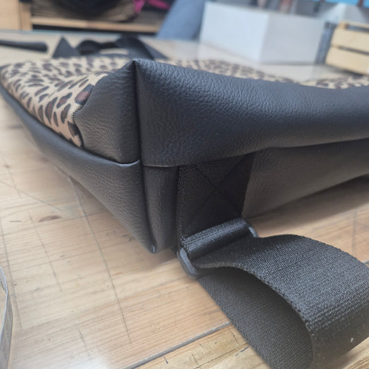 Zaino mauro pelle sintetica piu tessuto antigoccia