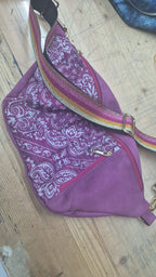 Giga marsupio etichetta dietro bandana